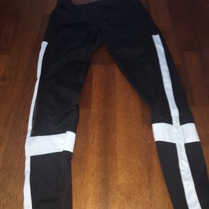 Discontinued onzie peloton leggings